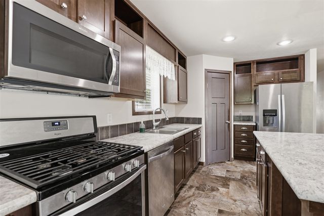 140 Tamarack Avenue, Cedar Springs, MI 49319