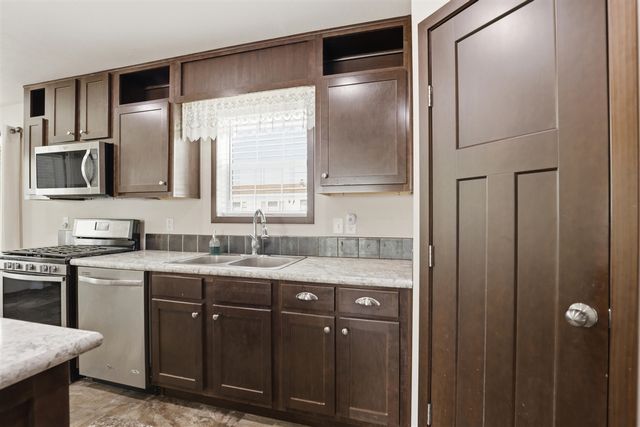 140 Tamarack Avenue, Cedar Springs, MI 49319