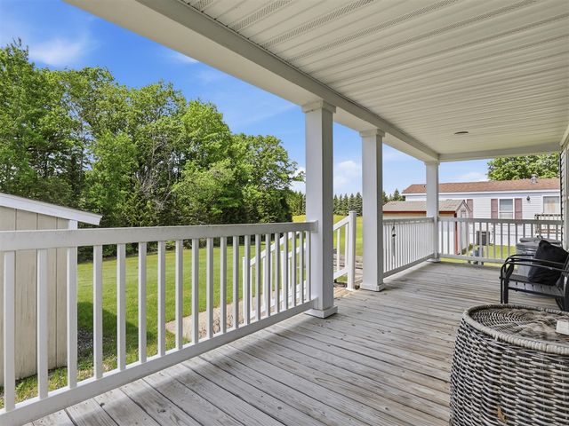 140 Tamarack Avenue, Cedar Springs, MI 49319