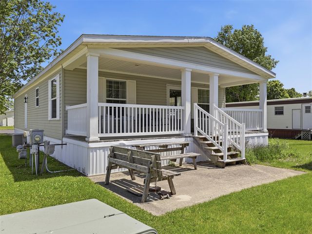 140 Tamarack Avenue, Cedar Springs, MI 49319