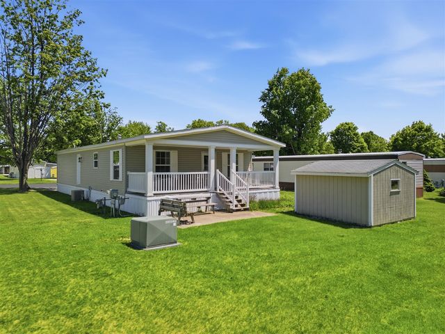 140 Tamarack Avenue, Cedar Springs, MI 49319