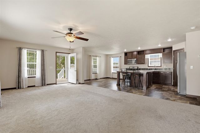 140 Tamarack Avenue, Cedar Springs, MI 49319