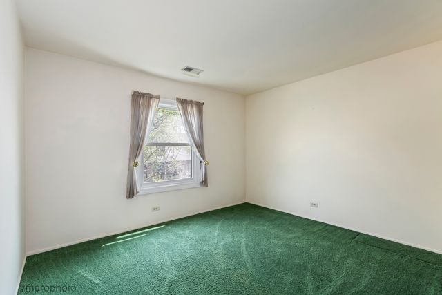 228 Arrowwood Court B2, Schaumburg, IL 60193