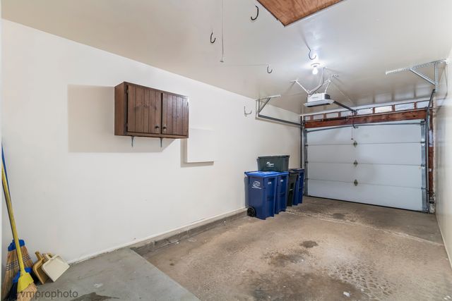 228 Arrowwood Court B2, Schaumburg, IL 60193