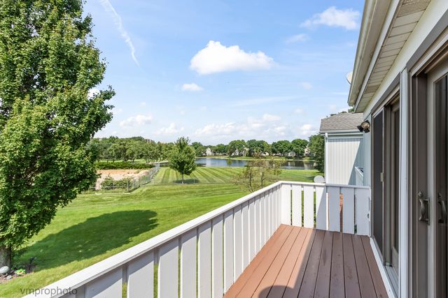 228 Arrowwood Court B2, Schaumburg, IL 60193