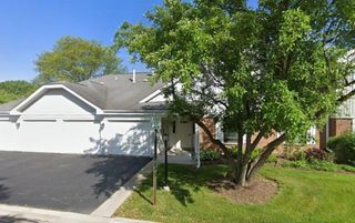 228 Arrowwood Court B2, Schaumburg, IL 60193