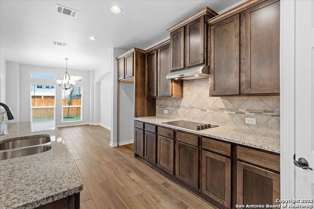 6927 Comanche Cougar, San Antonio, TX 78233