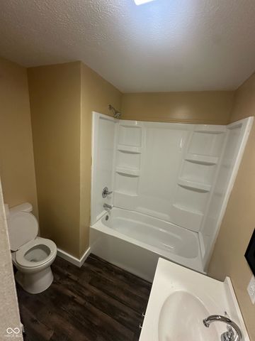 1120 W 9th Street, Anderson, IN 46016