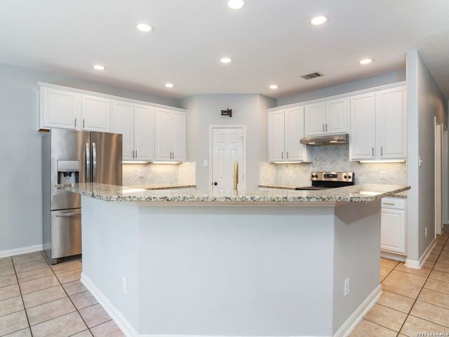 8714 Santa Fe Cove, Helotes, TX 78023