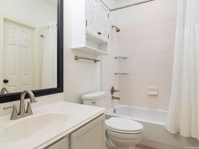 8714 Santa Fe Cove, Helotes, TX 78023