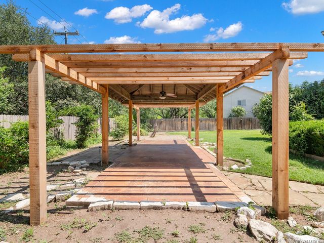 8714 Santa Fe Cove, Helotes, TX 78023