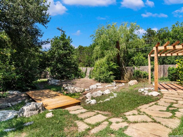 8714 Santa Fe Cove, Helotes, TX 78023