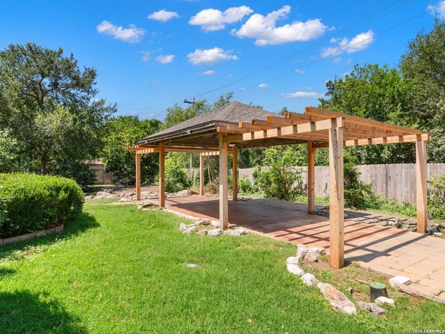 8714 Santa Fe Cove, Helotes, TX 78023