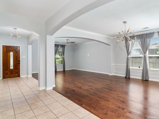 8714 Santa Fe Cove, Helotes, TX 78023