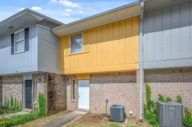 152 SE Scottwood Drive, Fort Walton Beach, FL 32548