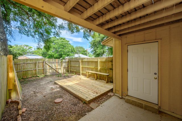 152 SE Scottwood Drive, Fort Walton Beach, FL 32548