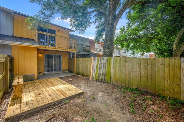 152 SE Scottwood Drive, Fort Walton Beach, FL 32548