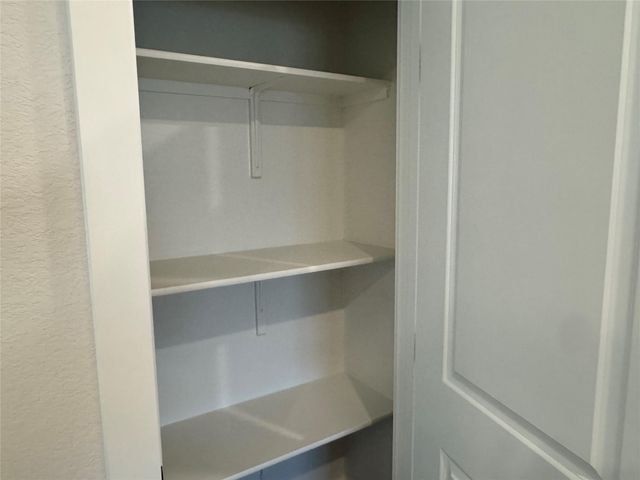 104 Corn LN, Hutto, TX 78634