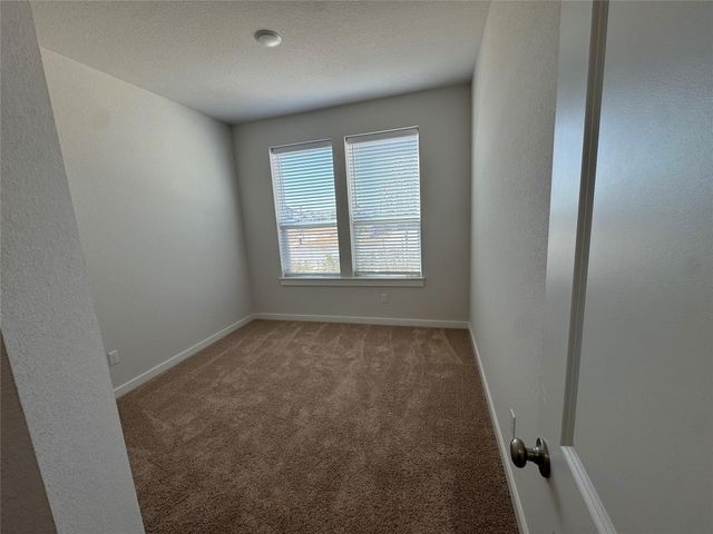 104 Corn LN, Hutto, TX 78634