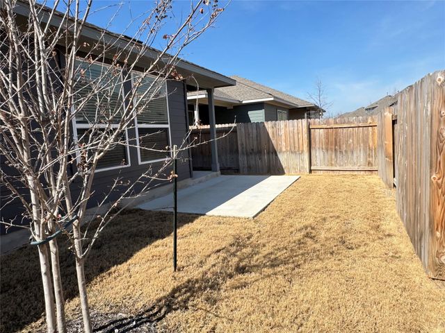 104 Corn LN, Hutto, TX 78634