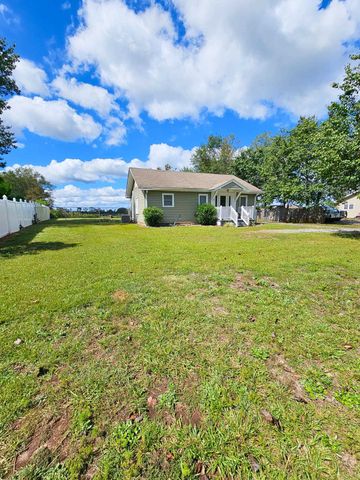 513 Rainbow Lake Road, Boiling Springs, SC 29316