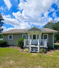 513 Rainbow Lake Road, Boiling Springs, SC 29316
