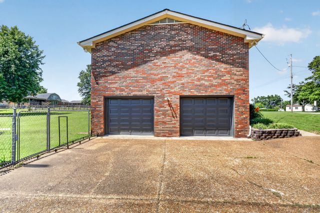 416 Wadebrook Dr, Gallatin, TN 37066