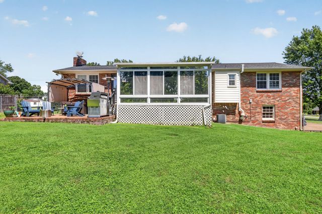 416 Wadebrook Dr, Gallatin, TN 37066