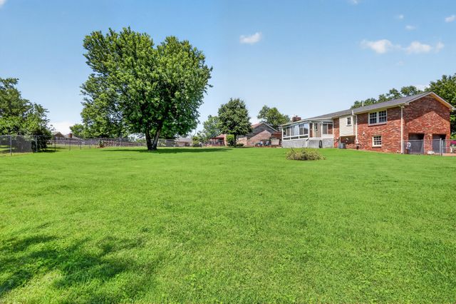 416 Wadebrook Dr, Gallatin, TN 37066