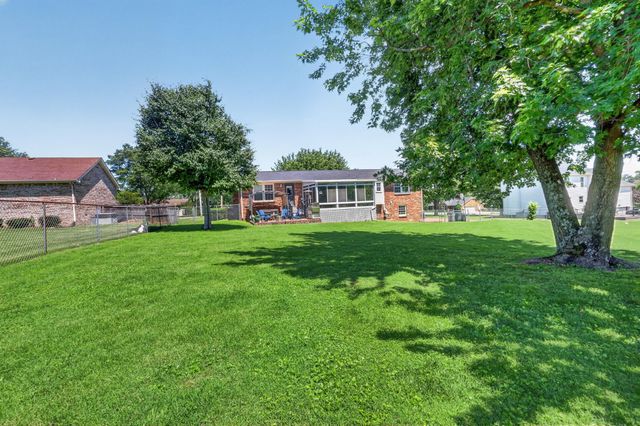 416 Wadebrook Dr, Gallatin, TN 37066