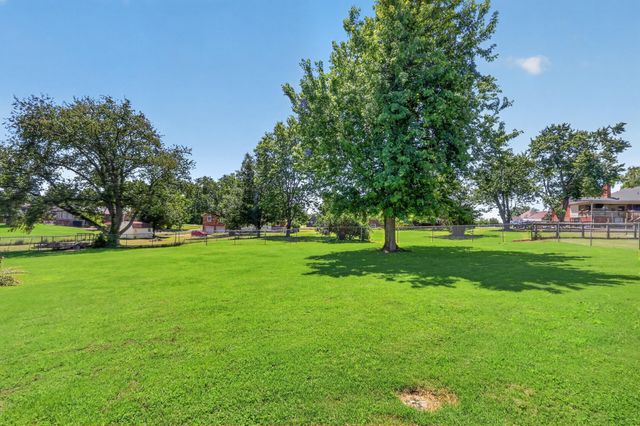 416 Wadebrook Dr, Gallatin, TN 37066
