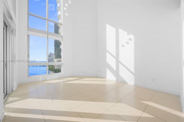 300 S Biscayne Boulevard L-1214, Miami, FL 33131