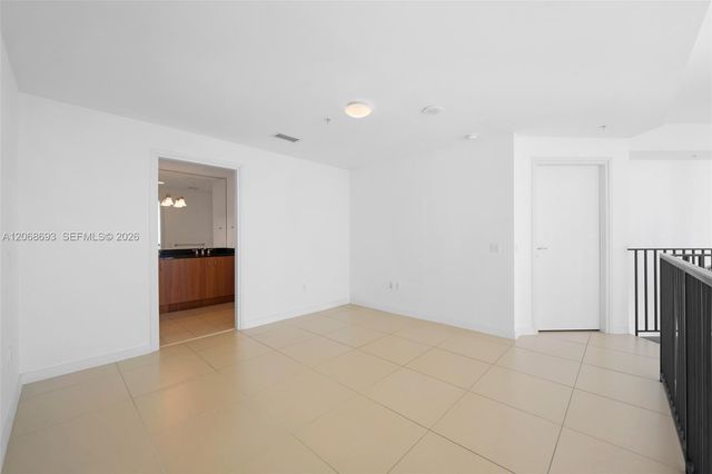 300 S Biscayne Boulevard L-1214, Miami, FL 33131