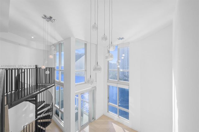 300 S Biscayne Boulevard L-1214, Miami, FL 33131