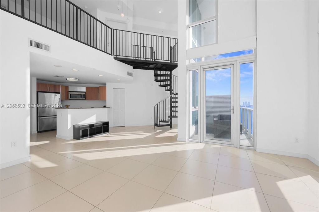 300 S Biscayne Boulevard L-1214, Miami, FL 33131
