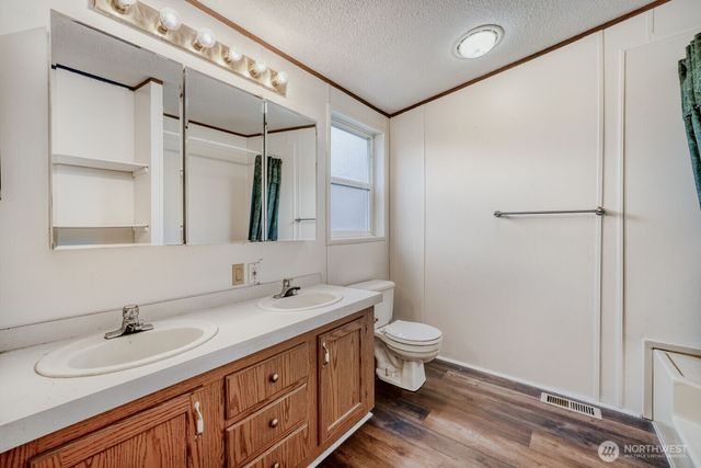 28320 13th Avenue E, Roy, WA 98580