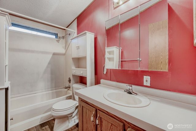 28320 13th Avenue E, Roy, WA 98580