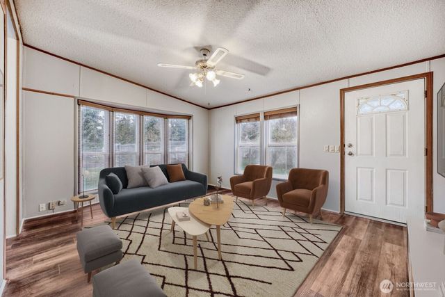 28320 13th Avenue E, Roy, WA 98580