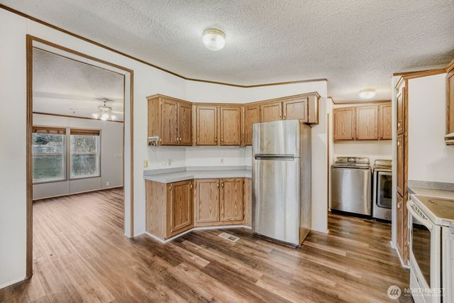 28320 13th Avenue E, Roy, WA 98580