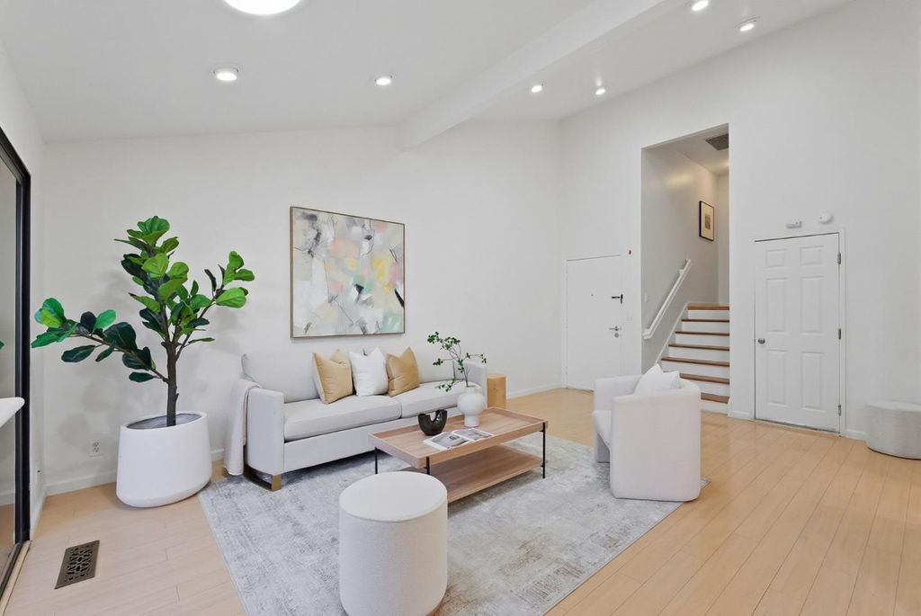 20012 Northcrest Square, Cupertino, CA 95014