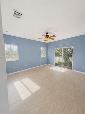 1690 SE 24th Ct, Homestead, FL 33035
