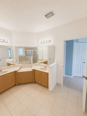 1690 SE 24th Ct, Homestead, FL 33035