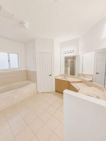 1690 SE 24th Ct, Homestead, FL 33035