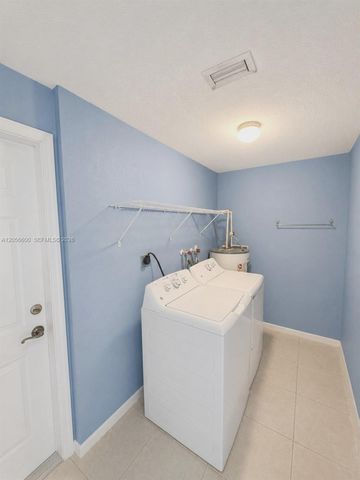 1690 SE 24th Ct, Homestead, FL 33035