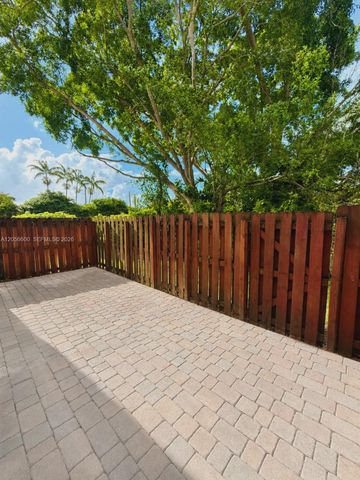 1690 SE 24th Ct, Homestead, FL 33035