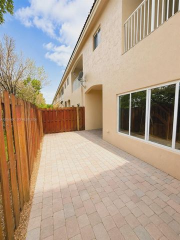 1690 SE 24th Ct, Homestead, FL 33035