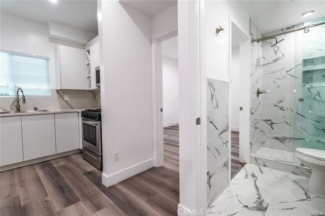 2150 S West View, Los Angeles, CA 90016