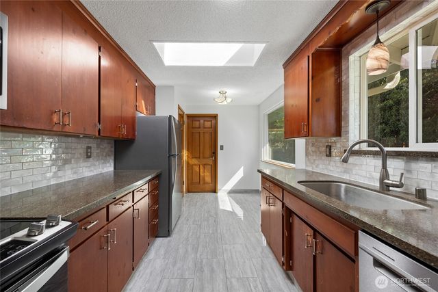 9313 112th Street Ct SW, Lakewood, WA 98498