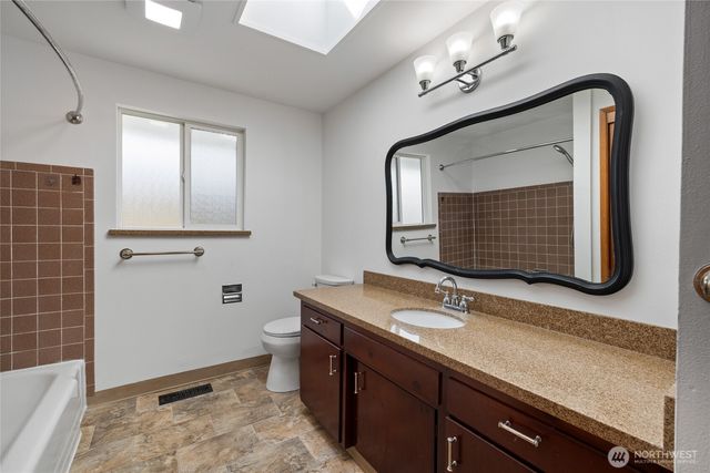 9313 112th Street Ct SW, Lakewood, WA 98498