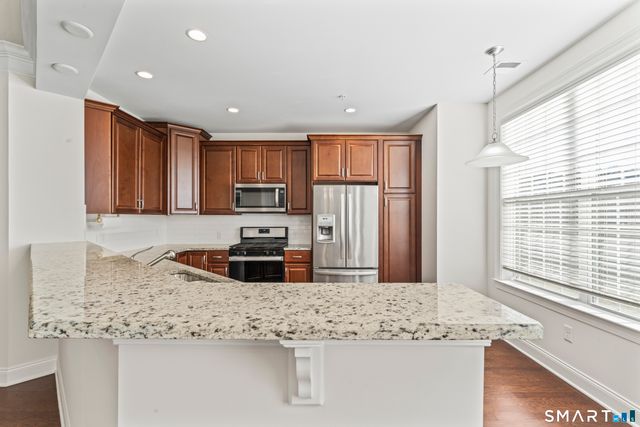 1211 Brookside Court 1211, Newtown, CT 06470